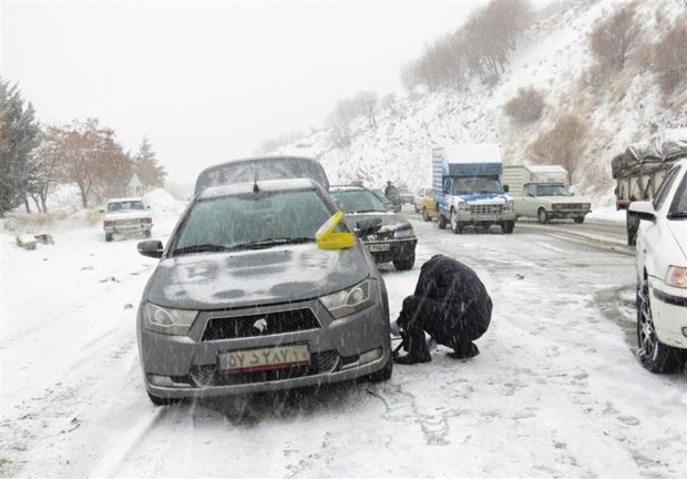 تردد در محور‌های مواصلاتی آذربایجان غربی با زنجیر چرخ میسر است