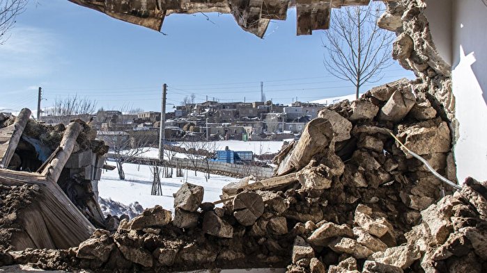 در زلزله آذربایجان غربی ۵۳۰۰ واحد خسارت دیده است/ اهل تسنن از تسهیلات بنیاد مسکن برای بازسازی استفاده نکردهاند