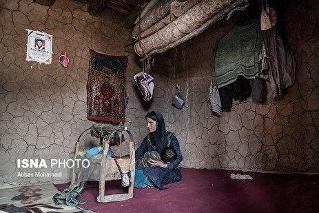 گزارش تصویری: روزگار سخت زنان لُر