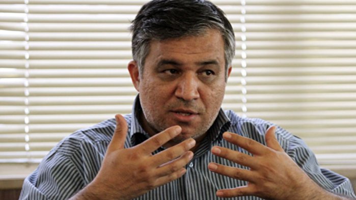 لاریجانی گردش بیشتری به سمت جناح راست و جریان تندرو کرده است