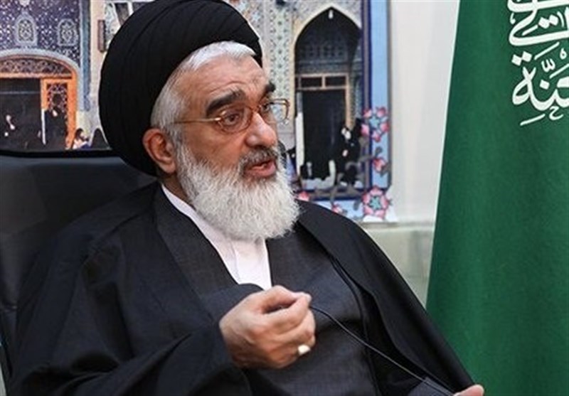مردم با مطالبهگری مانع از لغزش مسئولان شوند