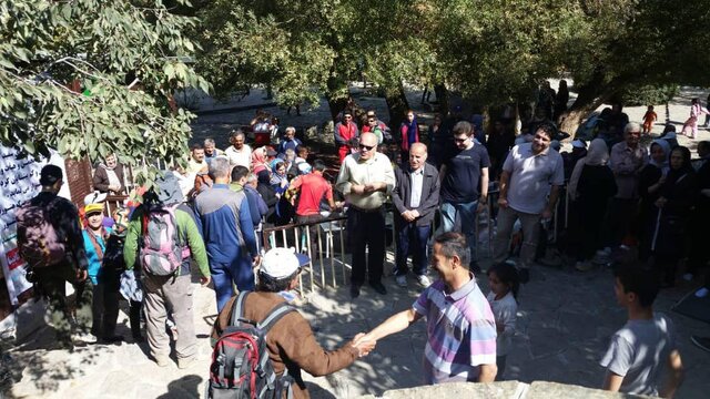 آبیدر؛ میزبان کوهنوردان نابینا و کم بینا در کشور شد