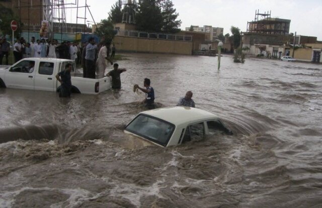 امدادرسانی زمینی و هوایی به مناطق سیلزده جنوب استان کرمان