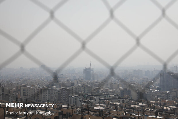 استاندار استان مرکزی خبر داد:آلودگی هوا ادارات اراک را تعطیل کرد/ امتحانات آنلاین برگزار می‌شود