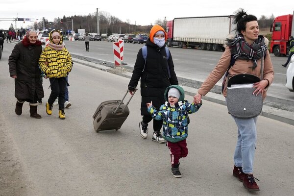 فرار ۵۰ هزار اوکراینی به کشور‌های همسایه