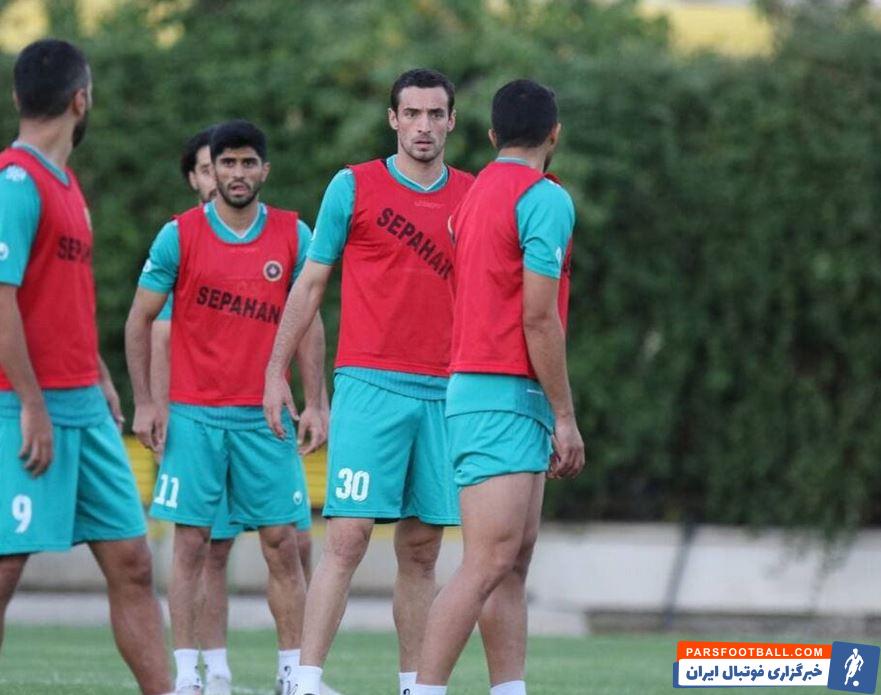 کری جدی و جنجالی مدافع سپاهان علیه پرسپولیس