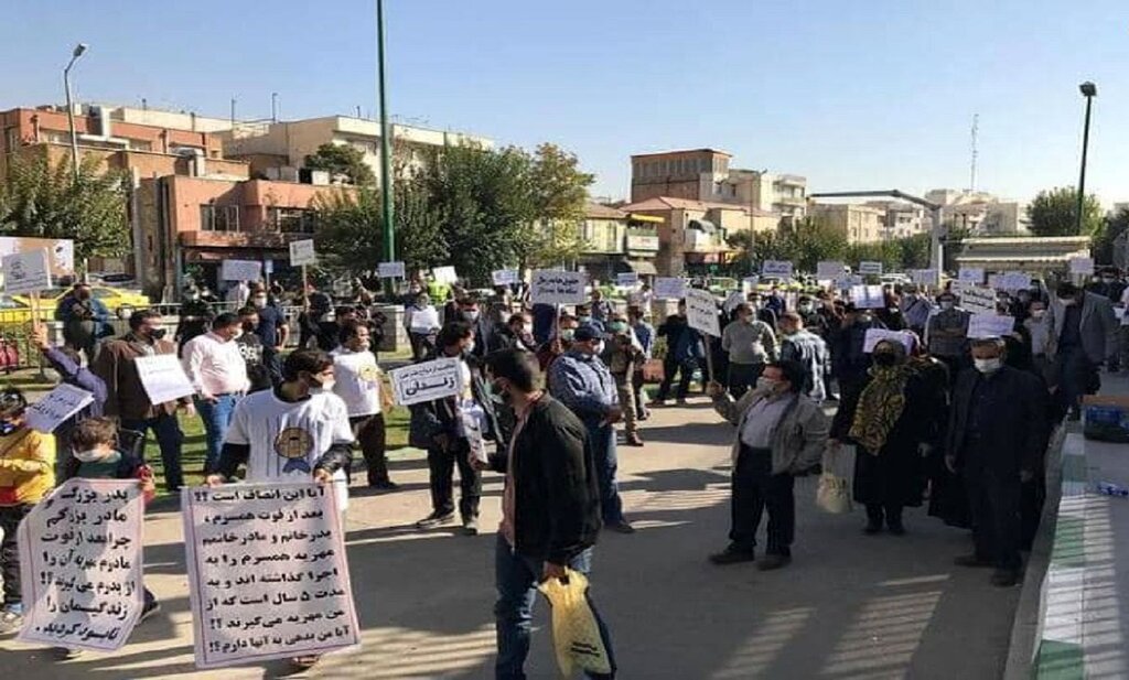 تجمع مردان مقابل مجلس برای کاهش مهریه