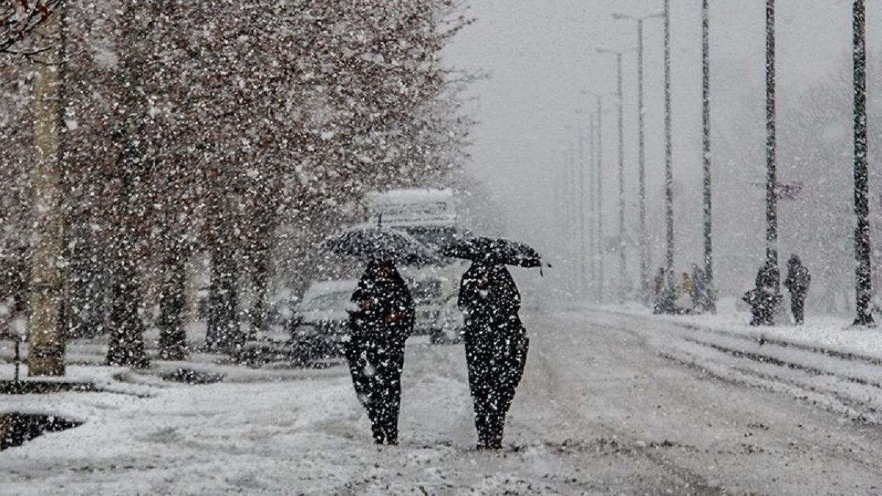 تهران در انتظار برف