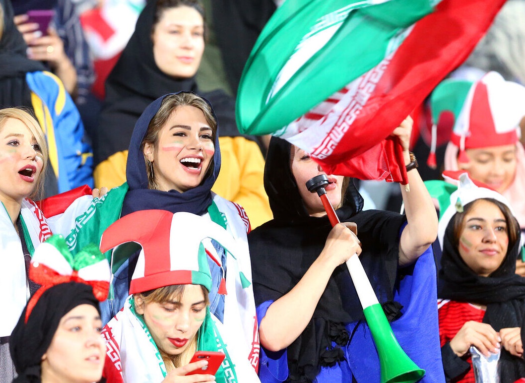 کامرانی‌فر: نظر فدراسیون حضور همزمان تماشاگران زن و مرد در بازی تیم ملی است
