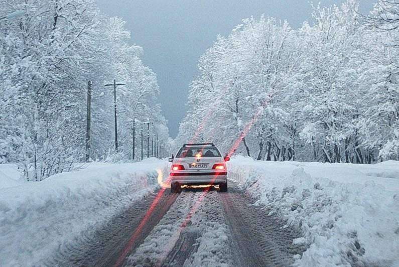 برف و باران در جاده‌های ۹ استان کشور