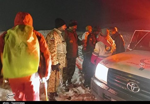 نجات ‌کوهنوردان گرفتار در بهمن کوه آبیدر سنندج