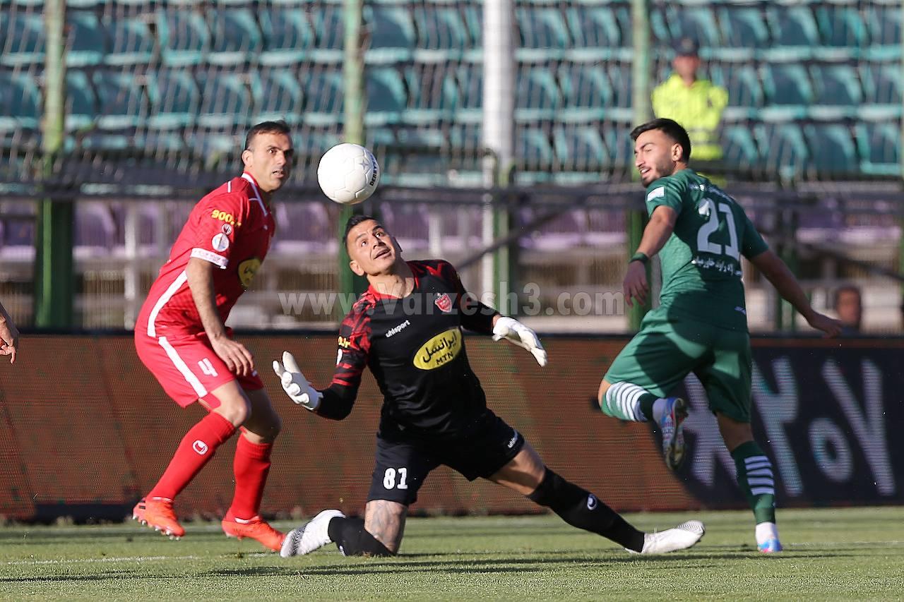 گزارش زنده: ذوب آهن ۱ - پرسپولیس صفر ذوب آهن پرسپولیس