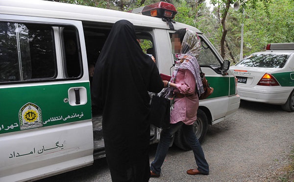 قانون حجاب و ابلاغیه دادستانی مشهد؛ نمی‌توانیم بدحجابان را مانند بی‌حجابان «مجرم» بدانیم