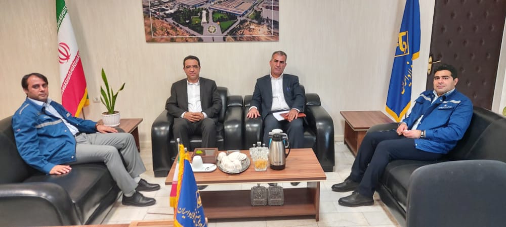 حضور رئیس محترم حوزه غرب اهواز بانک ملی ایران در گروه ملی صنعتی فولاد ایران