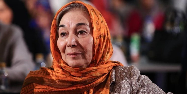 بازیگر سینما و تلویزیون: انقلاب اسلامی ما را از بند ظلم و اسارت نفس رها کرد