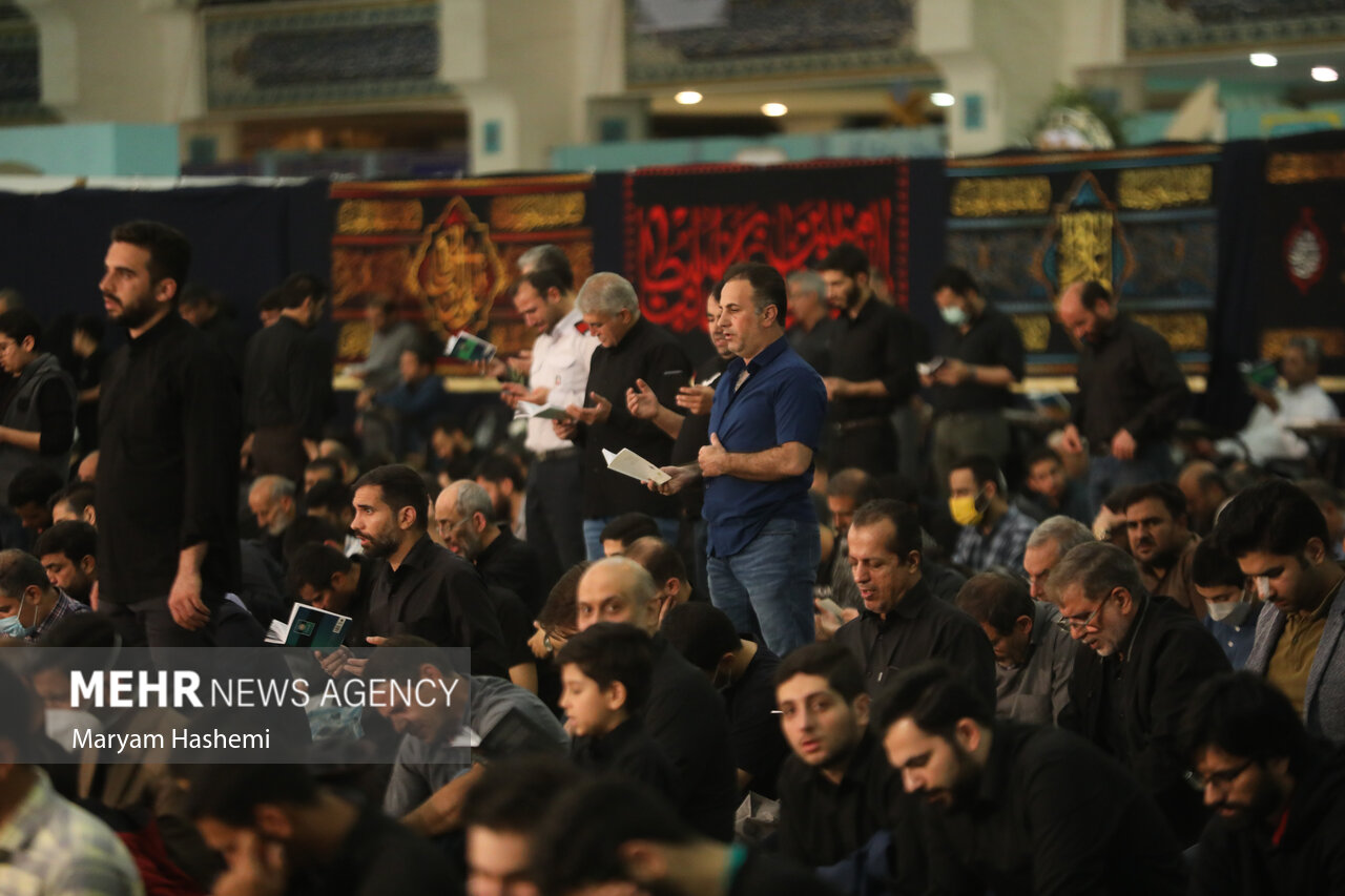 مراسم احیای شب بیست و یکم در مصلی تهران/ گزارش تصویری