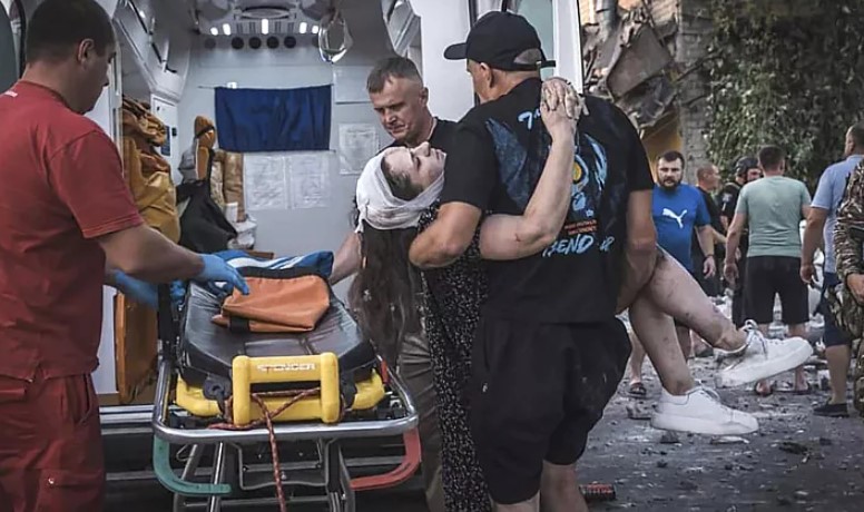 حمله روسیه به ساختمان مسکونی در شرق اوکراین ۷ نفر را کشت