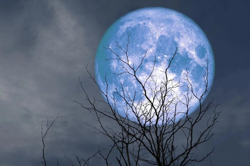 «ماه آبی» چه زمانی اتفاق می‌افتد؟