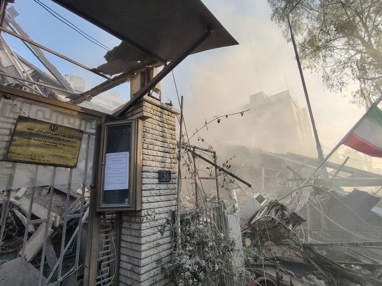 پوشش زنده: حمله اسرائیل به نزدیکی سفارت ایران در دمشق/ میزان تخریب سفارت +ویدیو