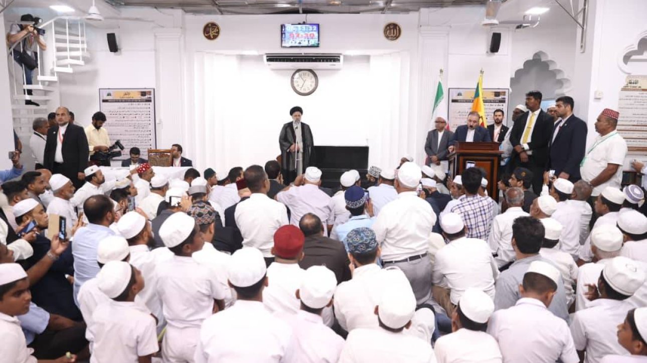 رئیسی در مسجد جامع «کالپیتی»: ایران در همه حوزه‌ها در حال پیشرفت است