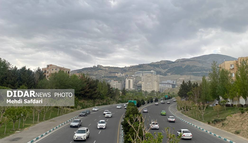 هوای تهران؛ آسمان ابری، بادی و احتمال رعد و برق