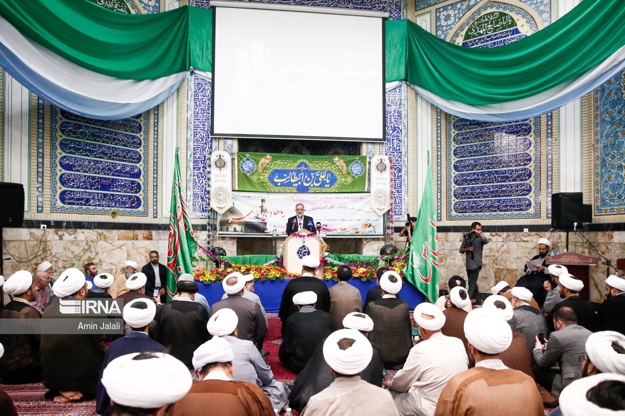 زاکانی در قم: زاکانی در قم:
