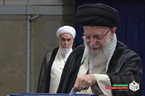 رهبر انقلاب رای دادند/ حضور قالیباف در حرم عبدالعظیم/ ظریف رای داد/ صف انتخابات در خراسان جنوبی +ویدیو