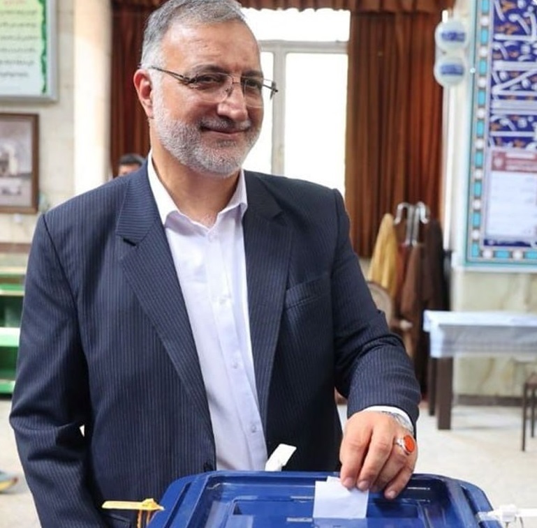 رهبر انقلاب رای دادند/ حسن روحانی در یک مدرسه/ پزشکیان در بیمارستان رای داد +عکس و ویدیو