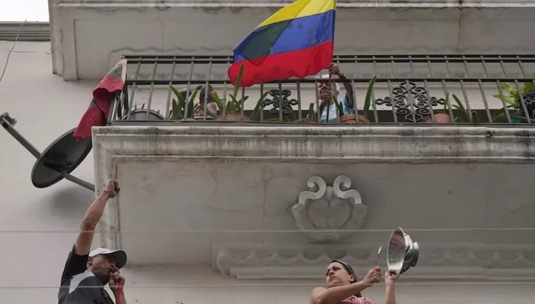 ناآرامی‌ها در ونزوئلا پس از پیروزی مادورو؛ مجسمه چاوز سرنگون شد