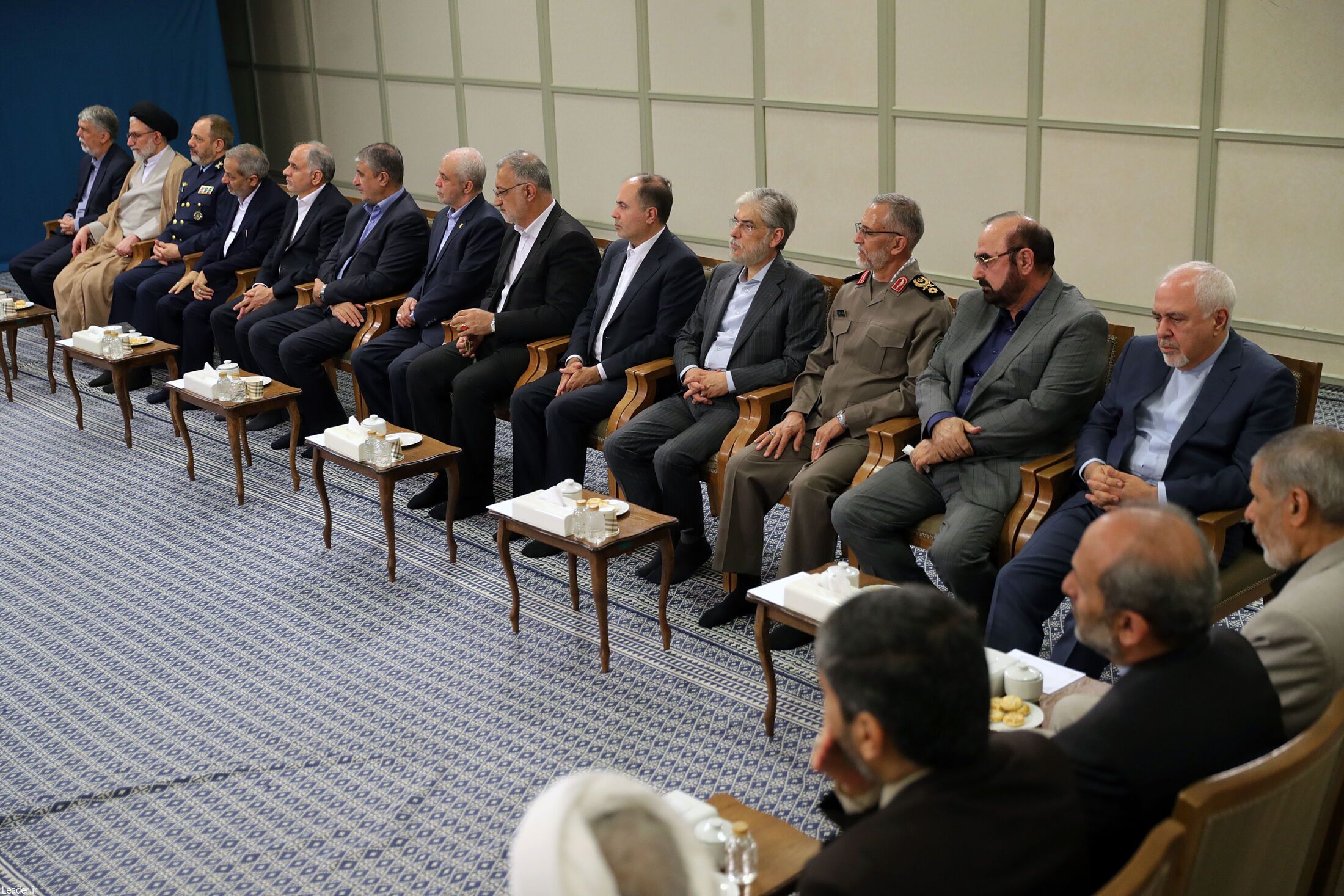 رهبر انقلاب: رئیس‌جمهور برای انتخاب وزیران با من مشورت کرد/ برخی را تایید و برخی را هم تاکید کردم