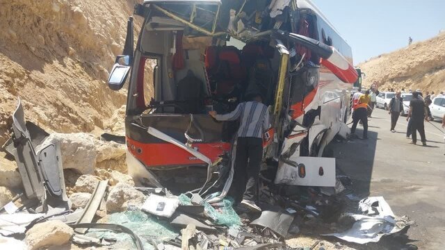 تصادف مرگبار ۲ اتوبوس در محور کرمانشاه-حمیل تصادف مرگبار ۲ اتوبوس در محور کرمانشاه-حمیل