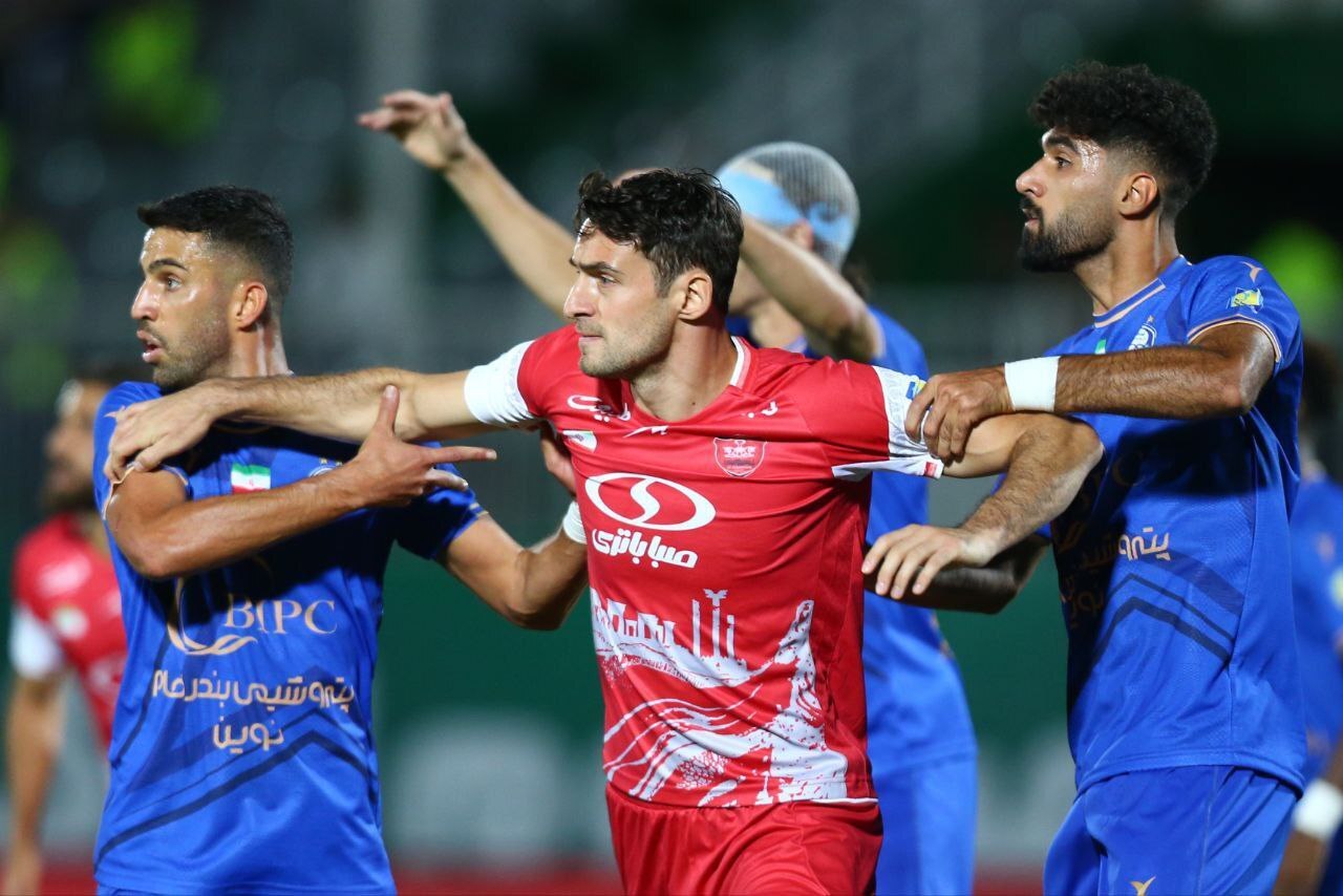 گزارش زنده: استقلال ۰ - ۰ پرسپولیس/ پایان نیمه‌اول