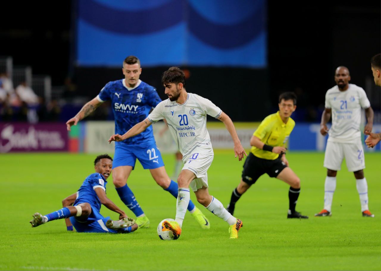 گزارش زنده: الهلال ۲ - ۰ استقلال/ پایان نیمه‌اول