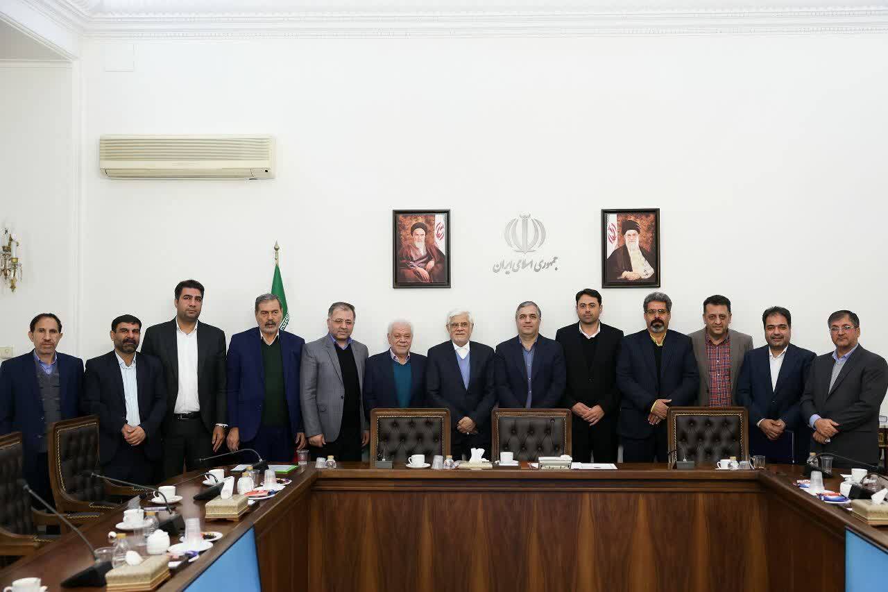 عارف: وفاق برای حل مشکلات معیشتی است/ نسل آینده چه خواهد گفت؟ عارف: وفاق برای حل مشکلات معیشتی است/ نسل آینده چه خواهد گفت؟