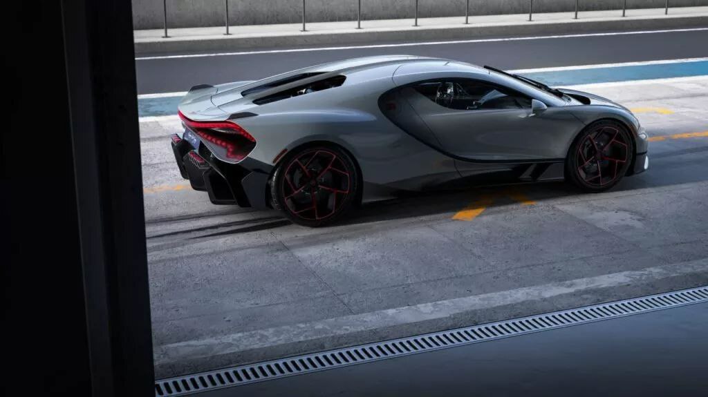 بوگاتی جدید با ۸ اگزوز و ۱۷۷۵ اسب بخار! بوگاتی جدید با ۸ اگزوز و ۱۷۷۵ اسب بخار!