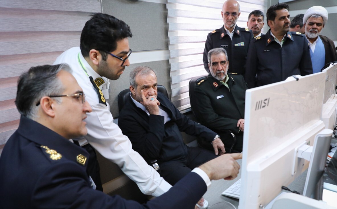 تاکید رئیس‌جمهور بر استفاده از کلاه ایمنی