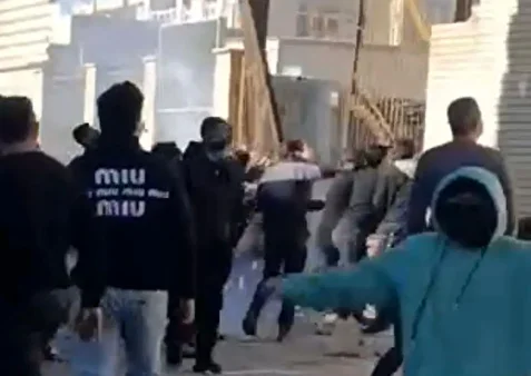 درگیری در فسا/ دادگستری: کشته‌شدن یک نفر در حمله به فرمانداری صحت ندارد +ویدیو