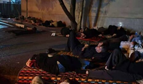 خوابیدن جلوی سفارت برای ویزا!