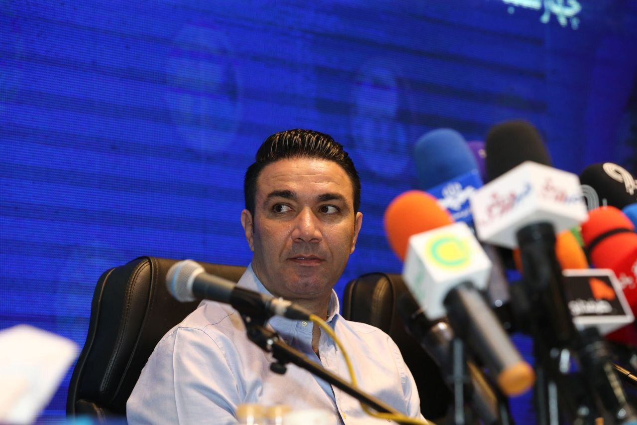 جواد نکونام: این صدای تنگ شدن نفس زندگی آدمهاست جواد نکونام: این صدای تنگ شدن نفس زندگی آدمهاست