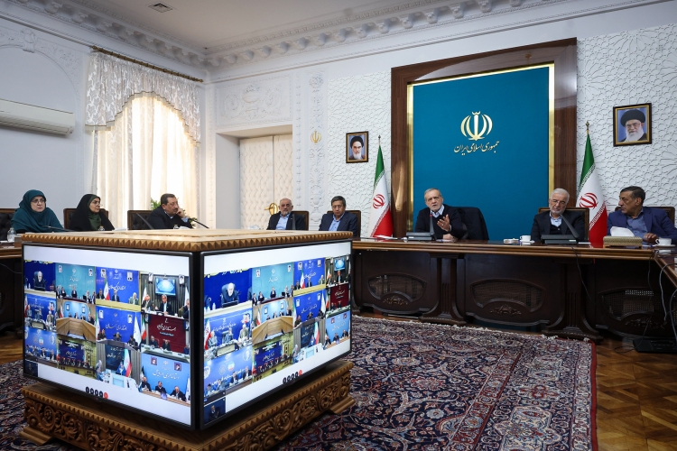 ۵ دستور پزشکیان به استانداران درباره طرح بزرگ اقتصادی/ از رفتار خشن و قهری پرهیز شود