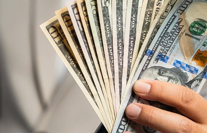 دلار در کانال ۱۴۳ هزار تومانی ماندنی شد +جدول