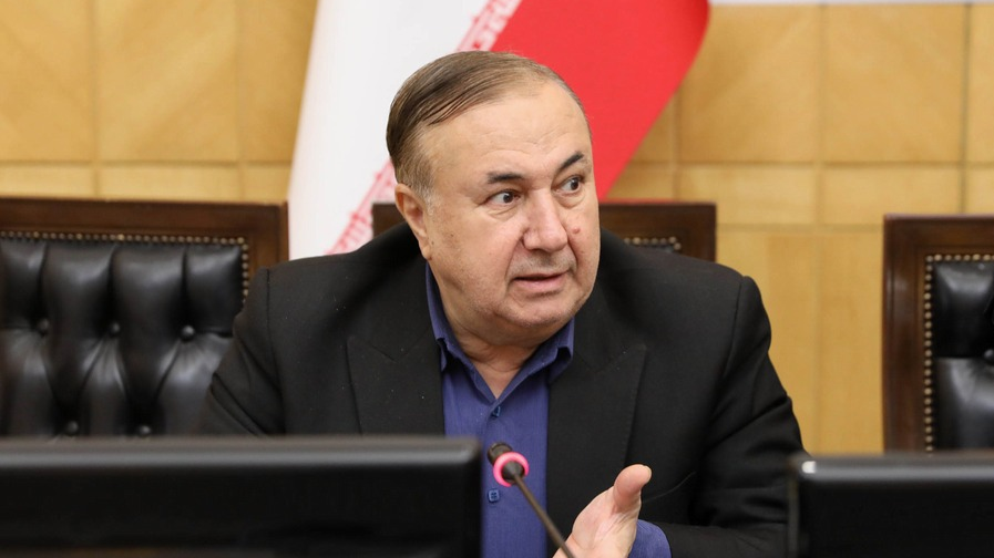 ضرورت افزایش حقوق متناسب با تورم/ فشار معیشتی بر بازنشستگان، کارگران و قشر پایین