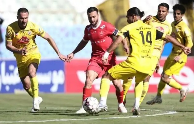 سکته پرسپولیس در ایستگاه ۱۶