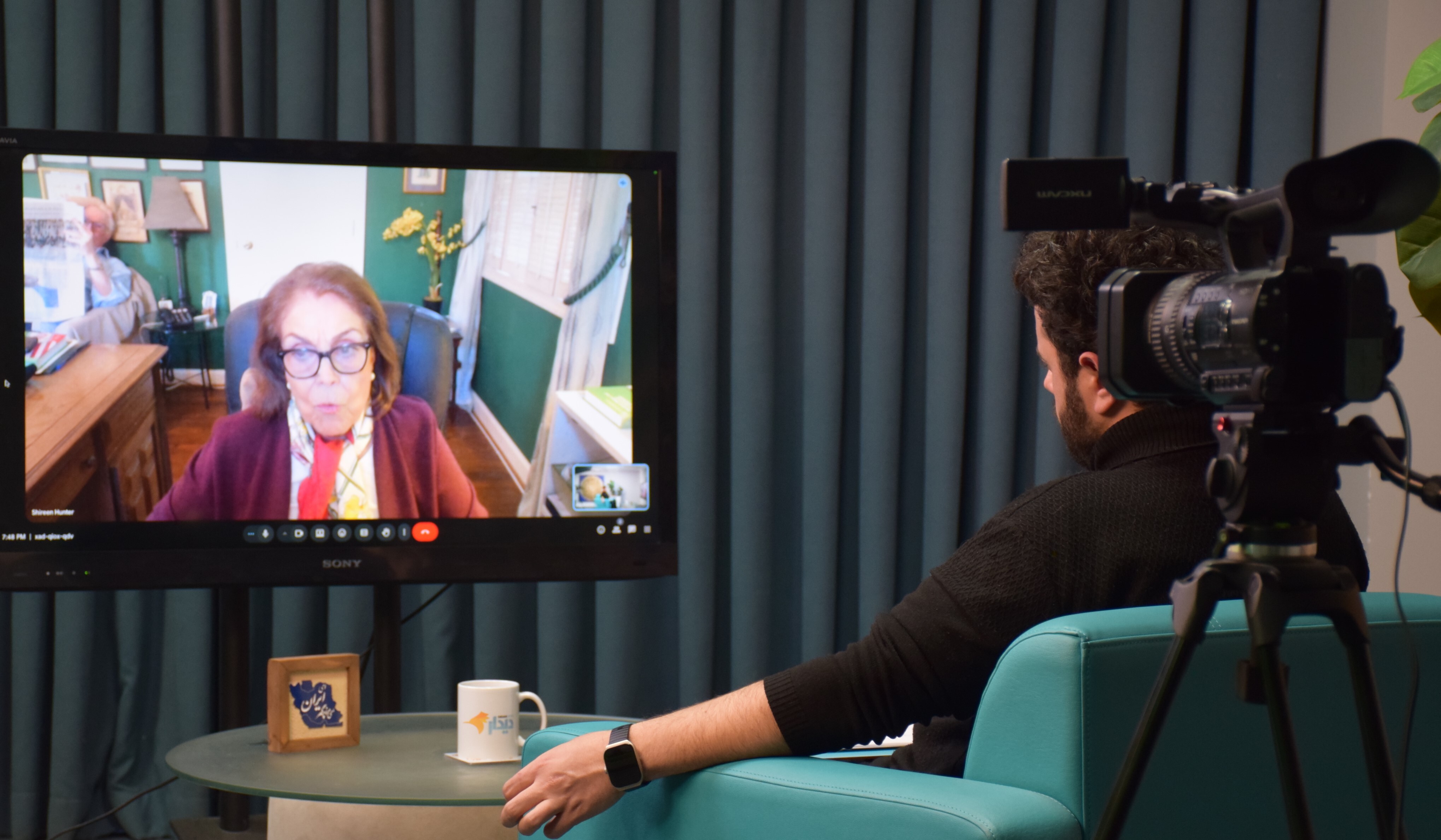 شیرین هانتر: بیش از ۶۰ درصد افکار عمومی آمریکا خواستار درگیری نظامی این کشور نیستند/ بزرگترین خطر این است که تهران فکر کند؛ مسئله نظامی آمریکا درباره ایران منتفی است/ تهران باید مستقیما و بدون واسطه با واشینگتن مذاکره کند/ نباید بگذاریم که نتانیاهو تنها کسی باشد که شرایط خاورمیانه را برای ترامپ تعریف می‌کند