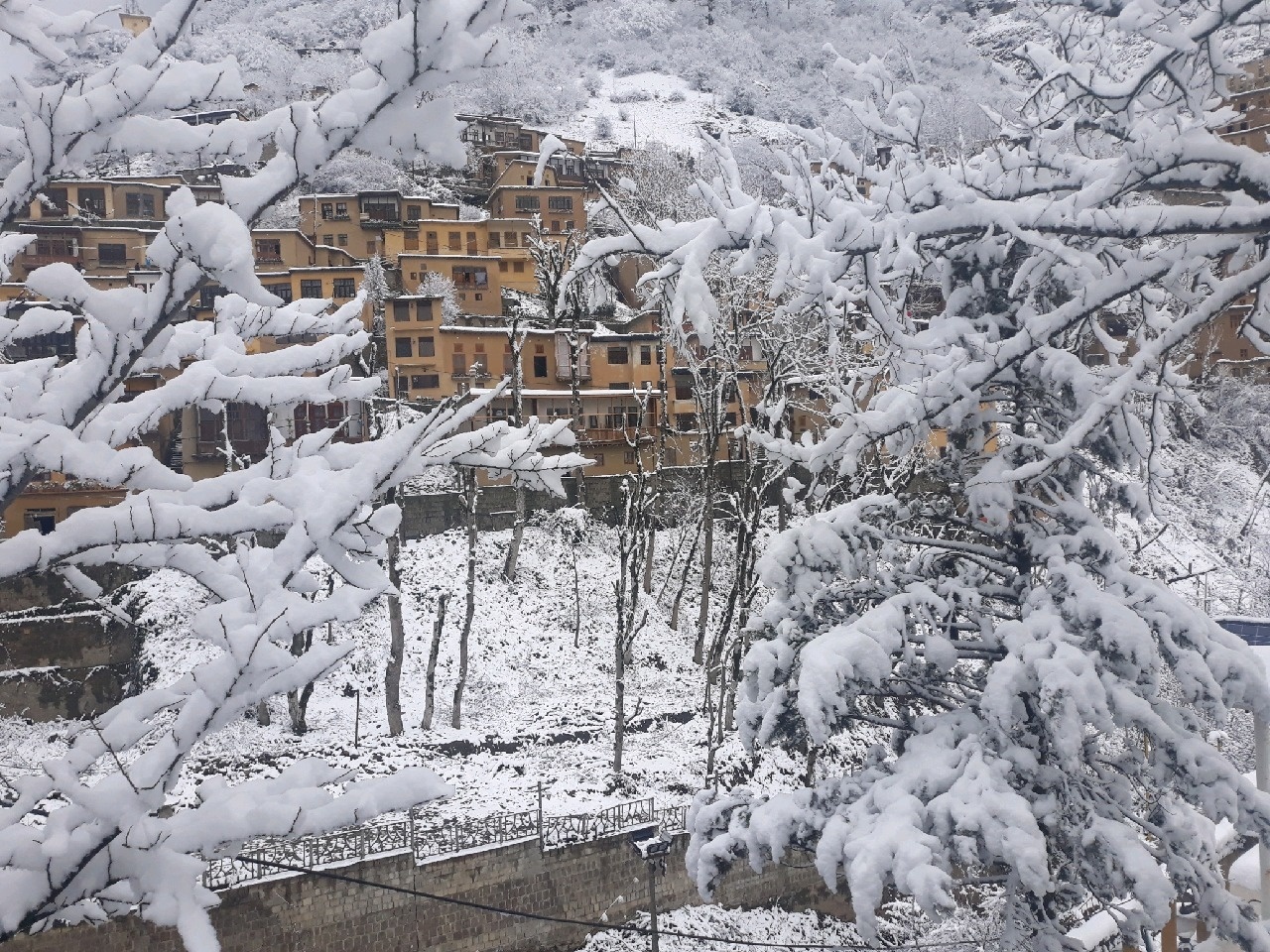 فرماندار: راه دسترسی به ۷۰ روستای خوی مسدود است