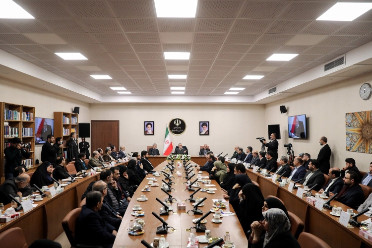 برای غلبه بر مشکلات و ناترازی‌ها نیاز به جراحی‌های بزرگ اقتصادی داریم