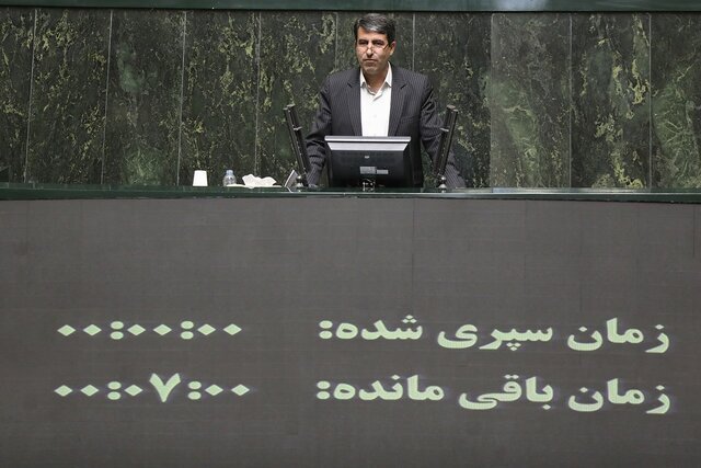 شیخیزاده، نماینده مجلس: هیچ فرد مصدومی از بیمارستانها رانده نشده است شیخیزاده، نماینده مجلس: هیچ فرد مصدومی از بیمارستانها رانده نشده است