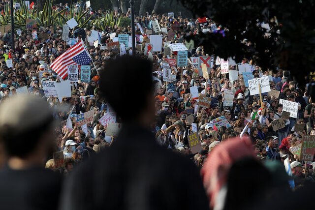 اعتراضات گسترده در مینیاپولیس آمریکا اعتراضات گسترده در مینیاپولیس آمریکا