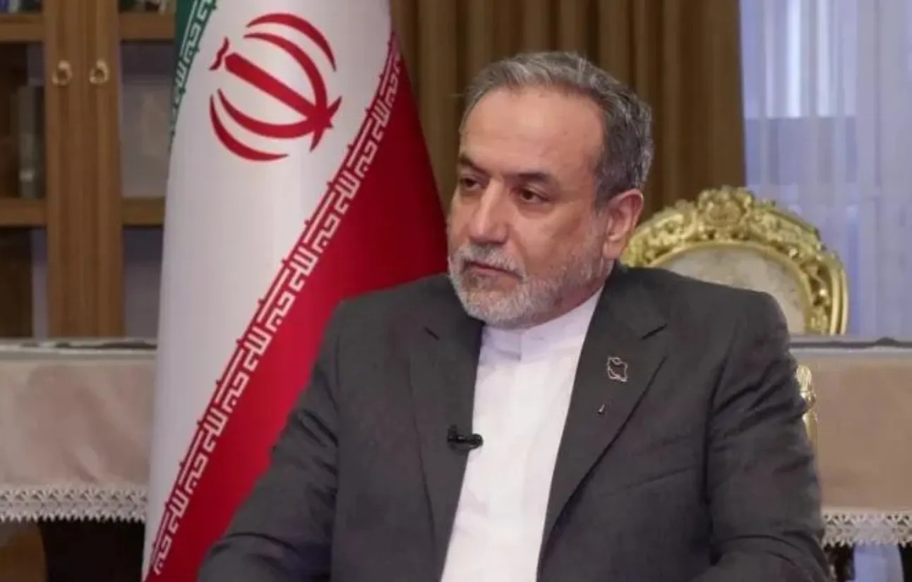 پاسخ عراقچی درباره تغییر رژیم در ایران؛ یک خیال است