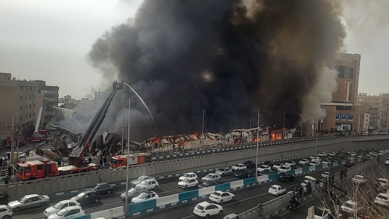 آتش‌سوزی بزرگ در بازارچه جنت‌آباد تهران +عکس و ویدیو